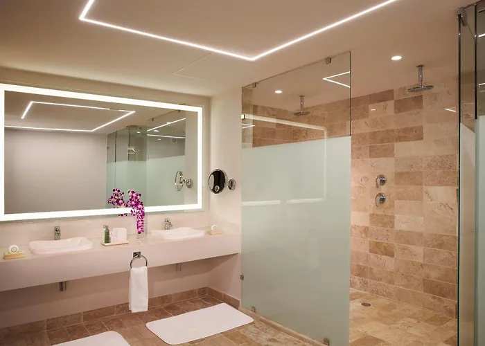 Resort Dreams Sapphire & Puerto Morelos
